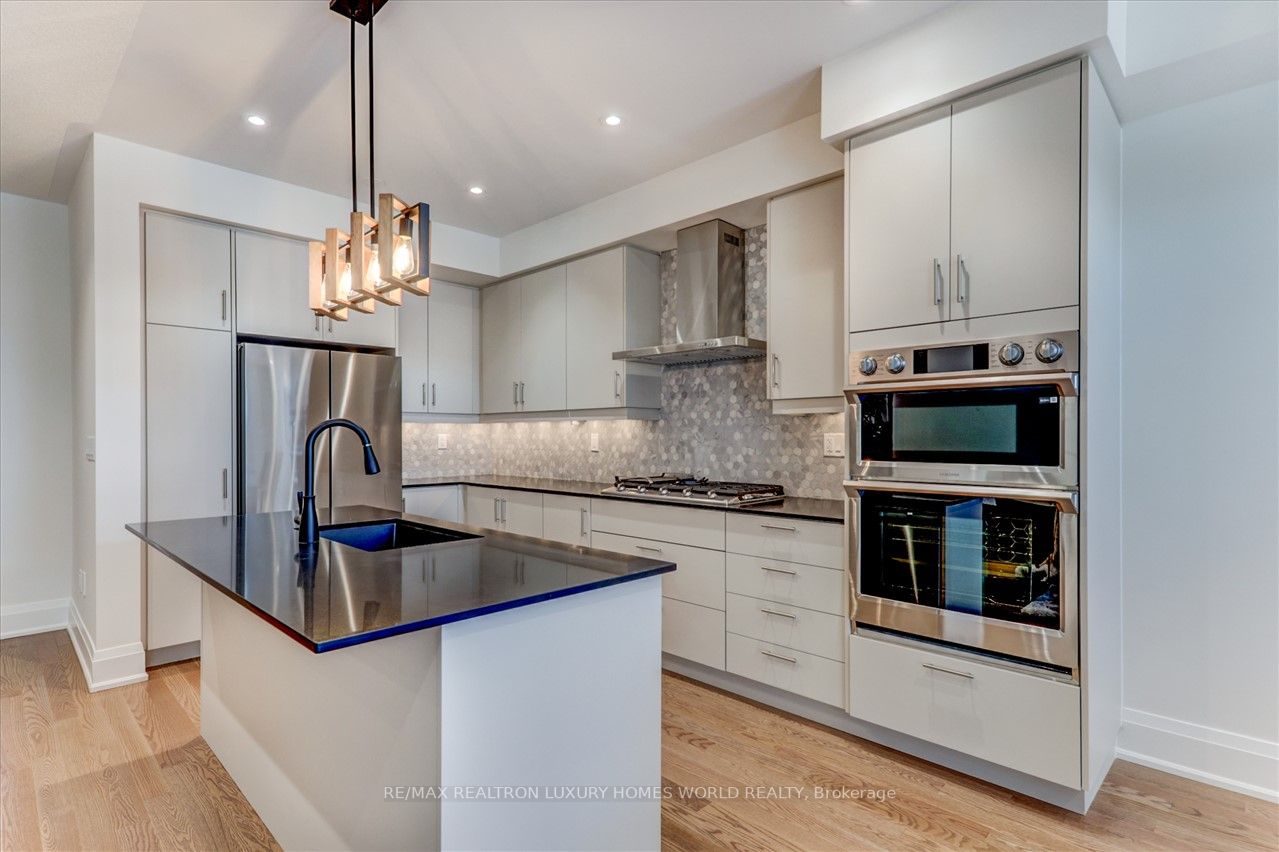 9 Floodgate Rd