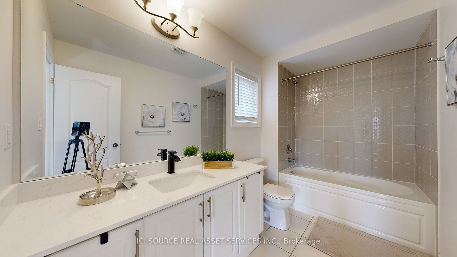 26 Henry Smith Ave