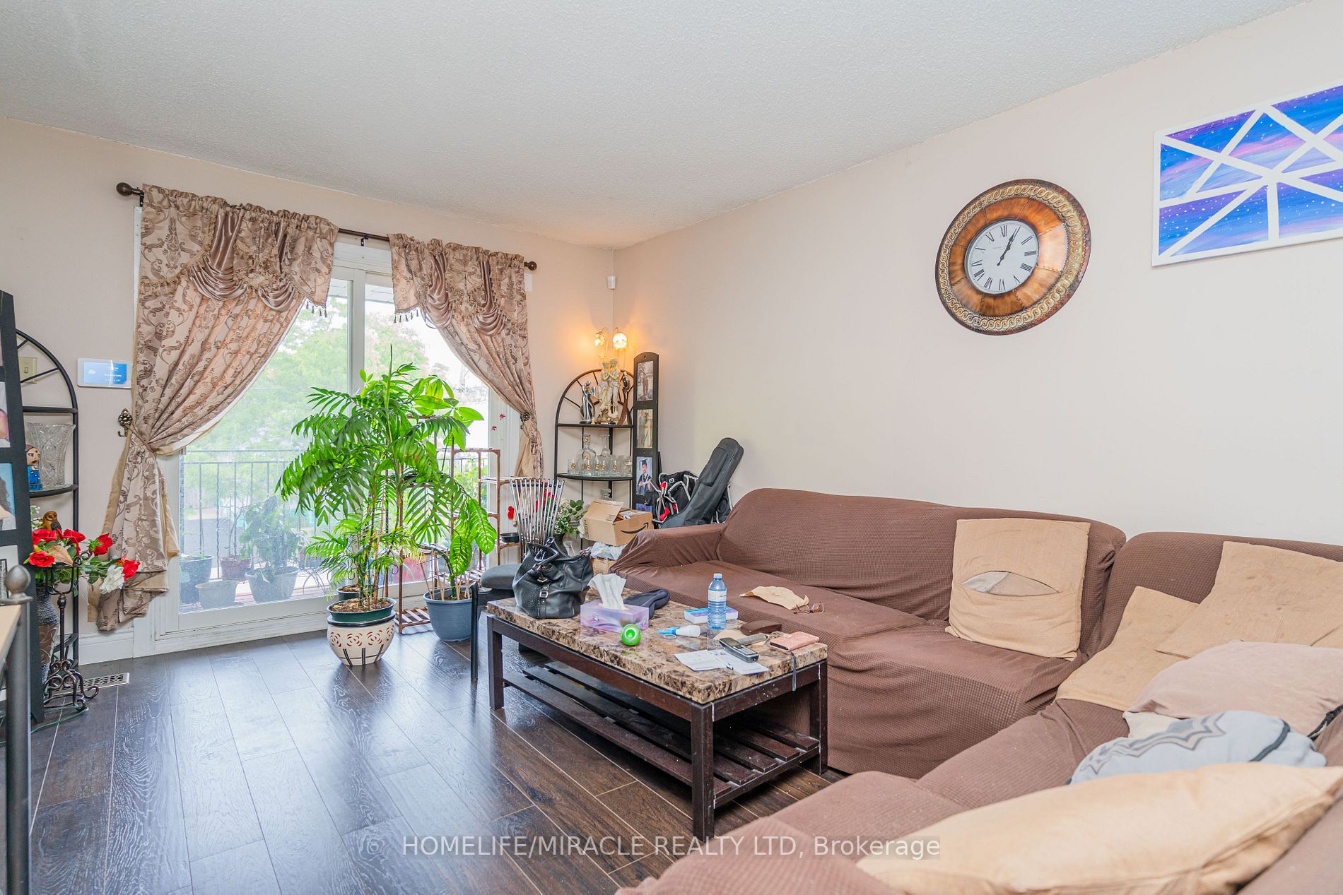 96 Heale Ave