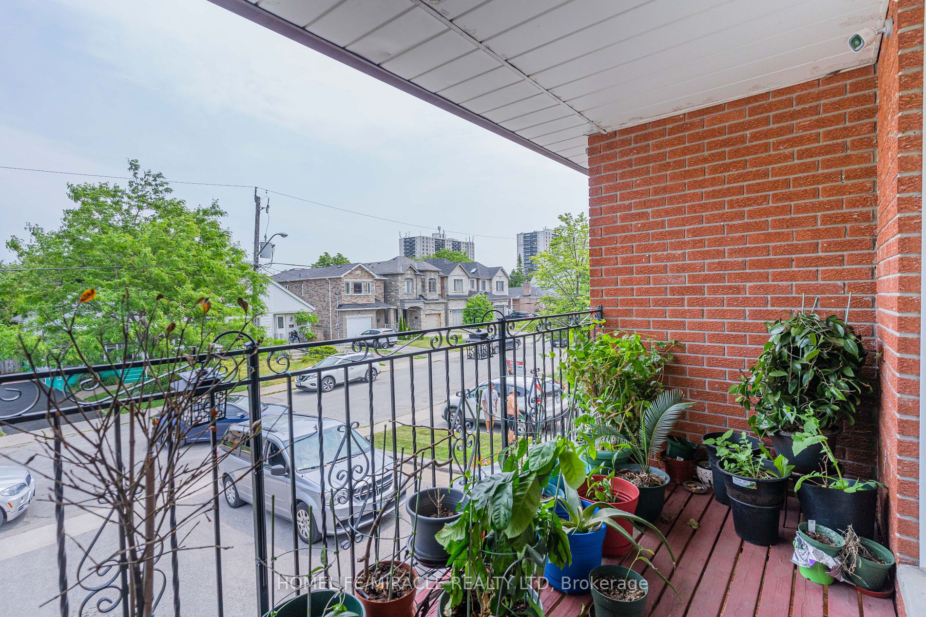 96 Heale Ave