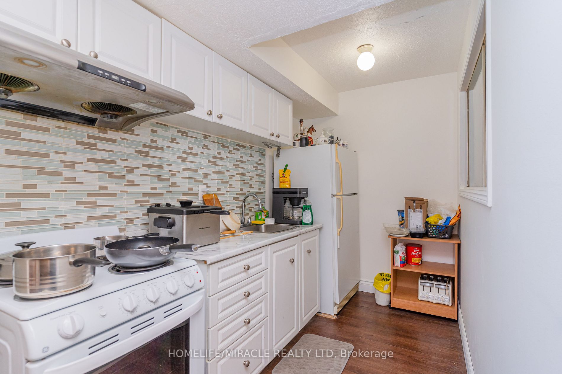 96 Heale Ave