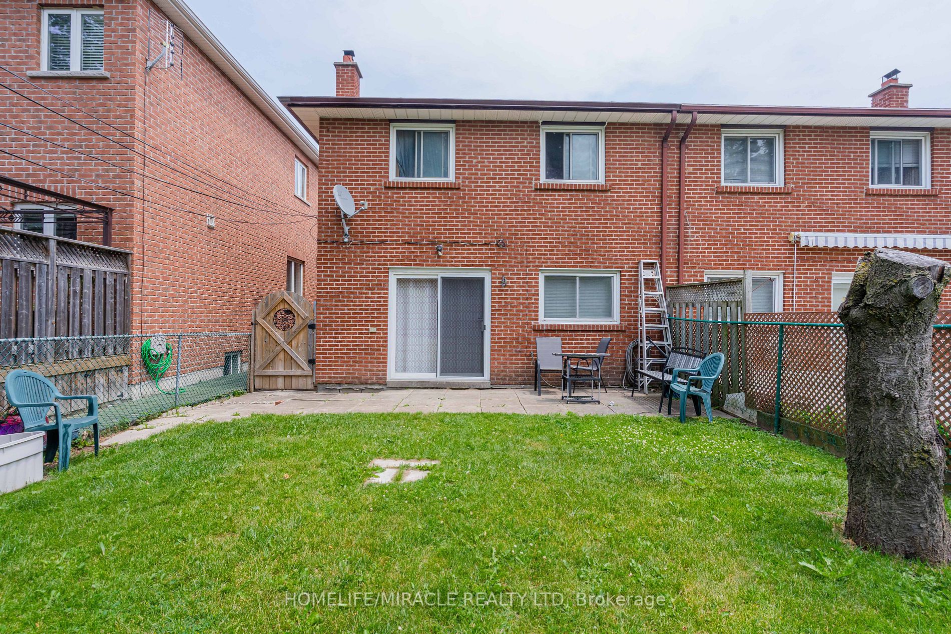 96 Heale Ave