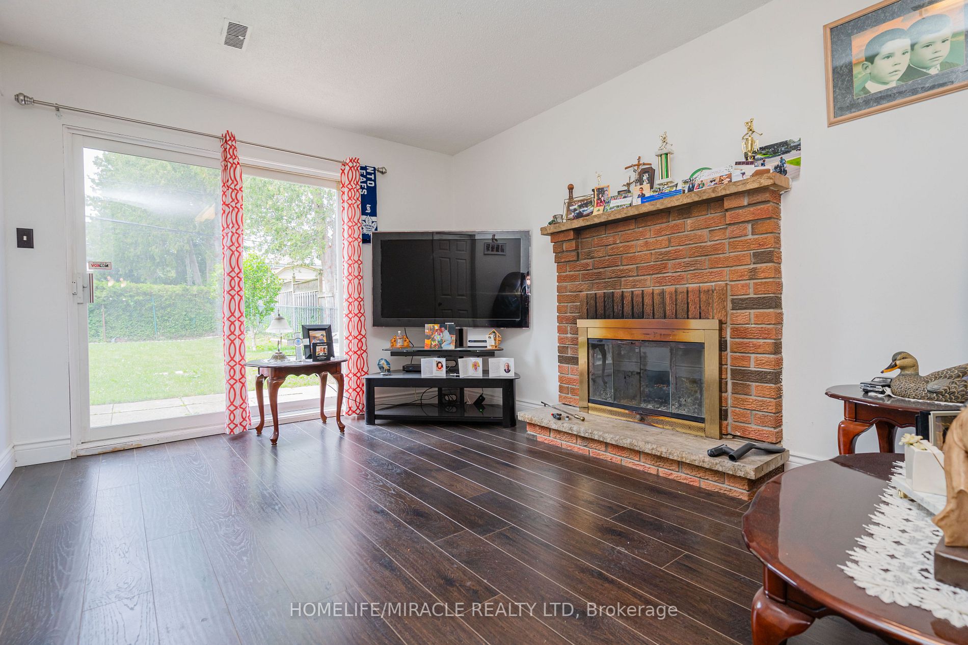 96 Heale Ave