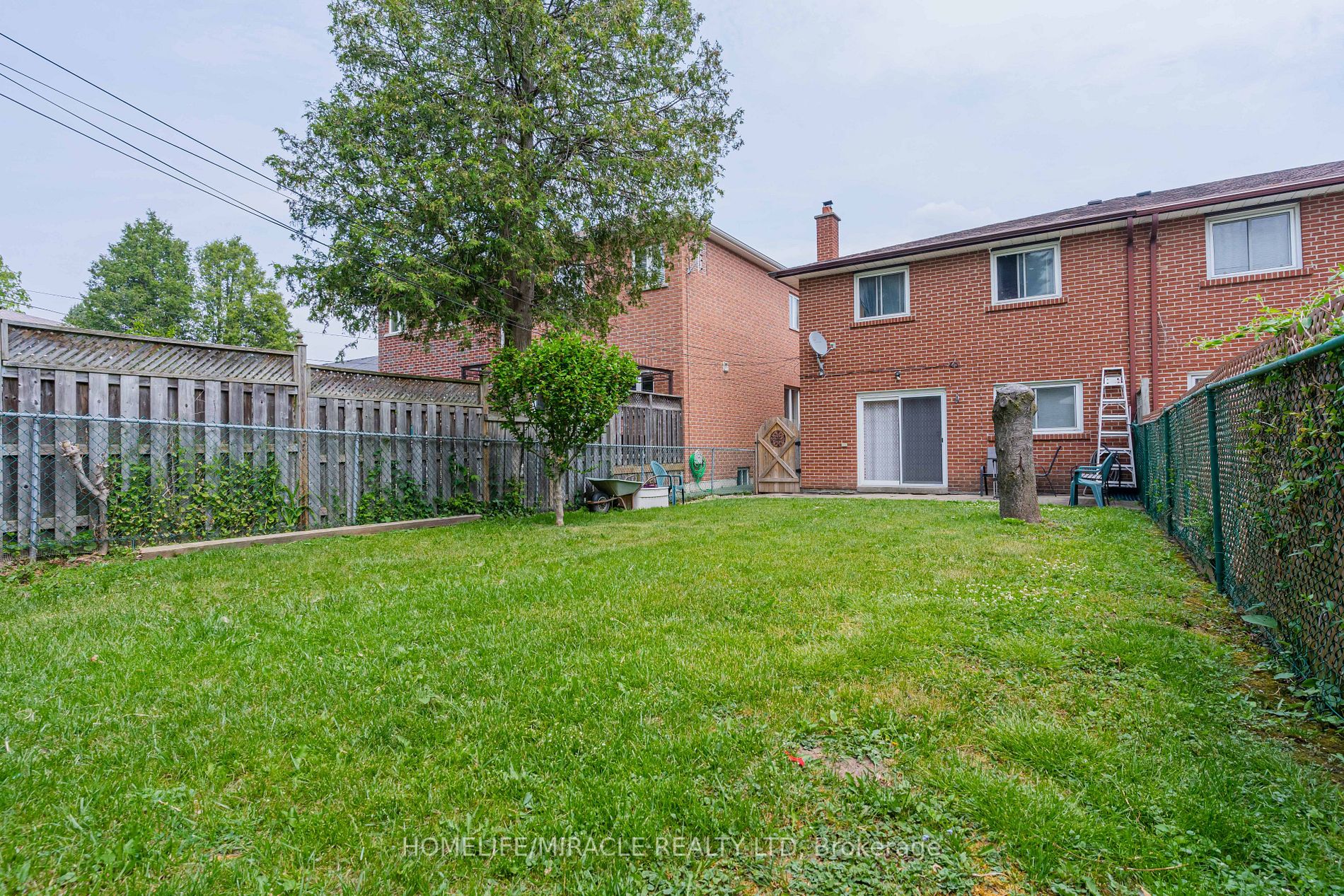 96 Heale Ave