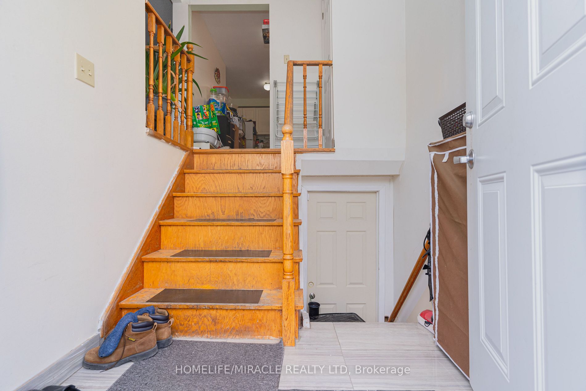 96 Heale Ave