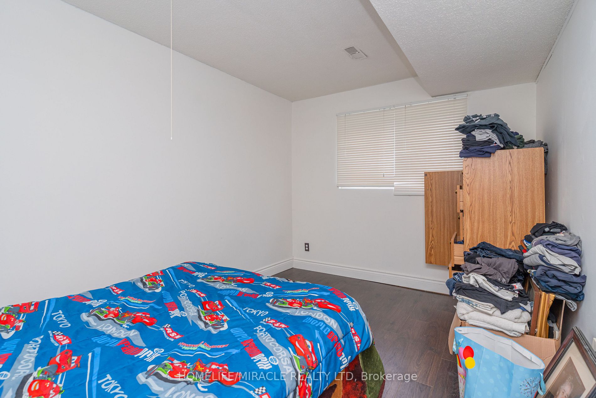 96 Heale Ave