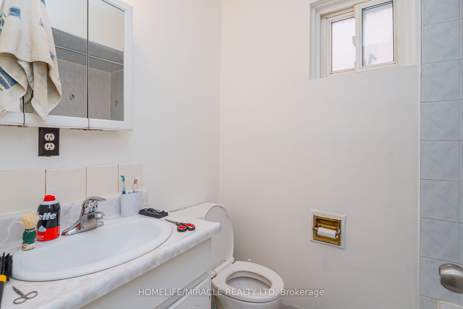 96 Heale Ave