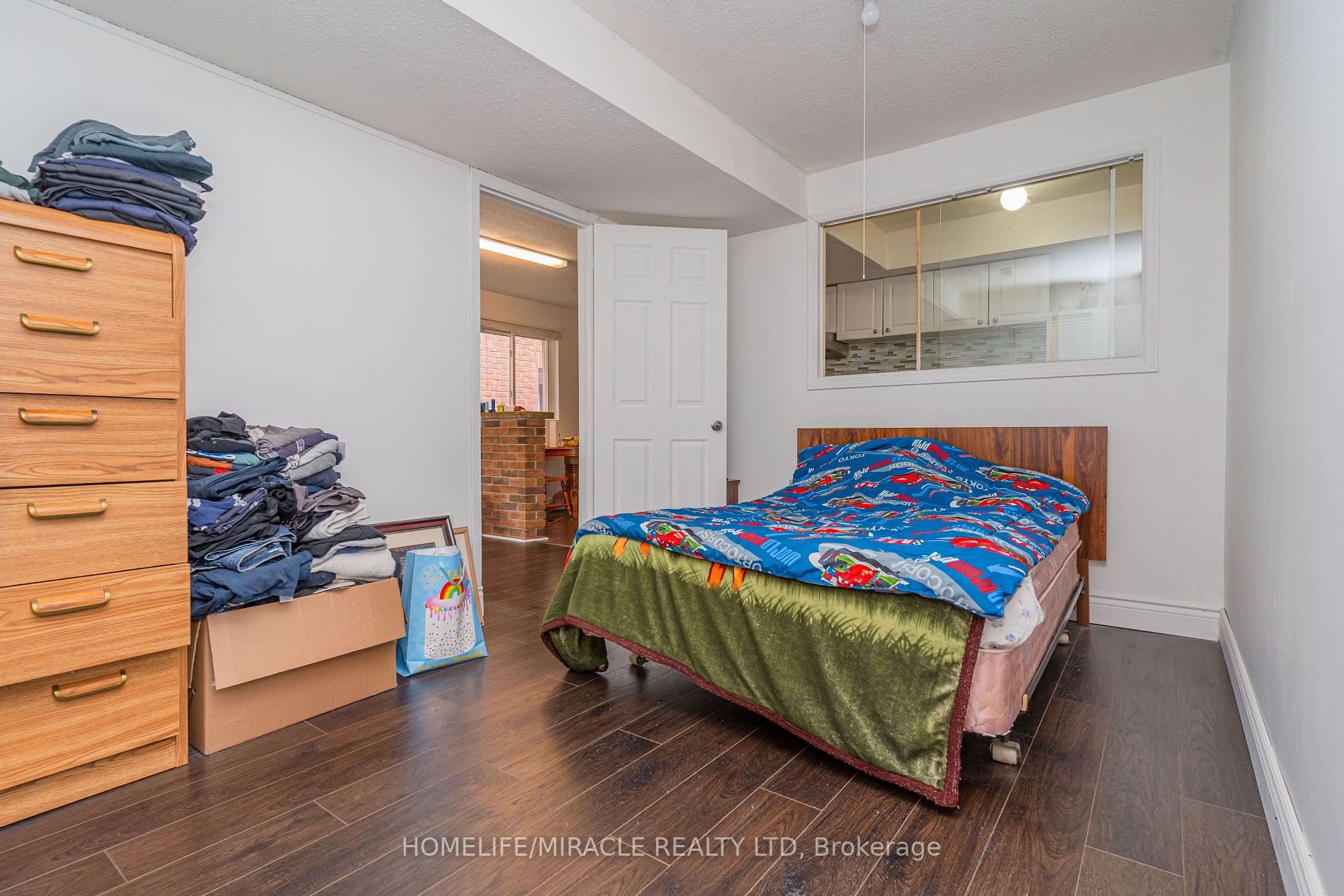 96 Heale Ave