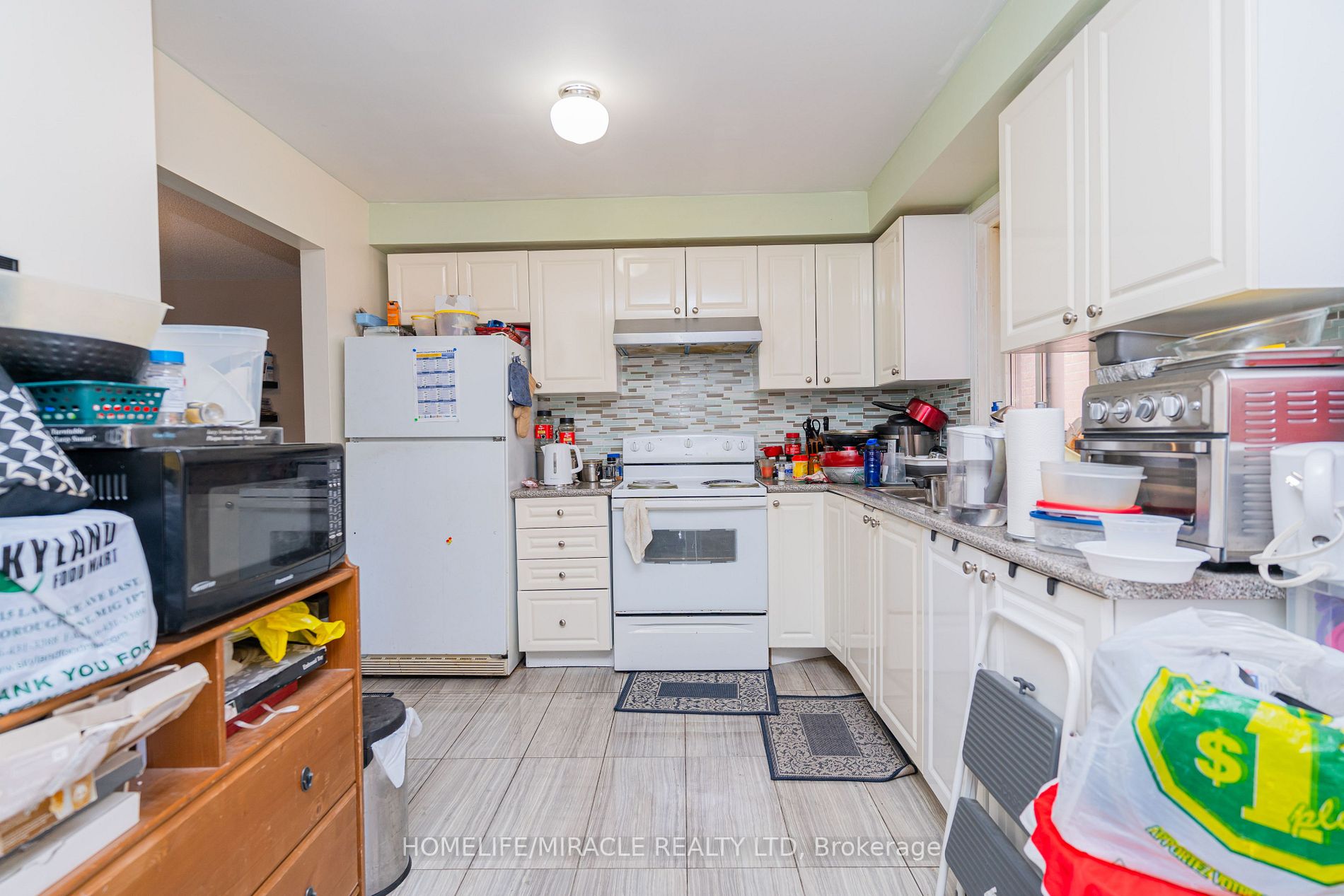 96 Heale Ave