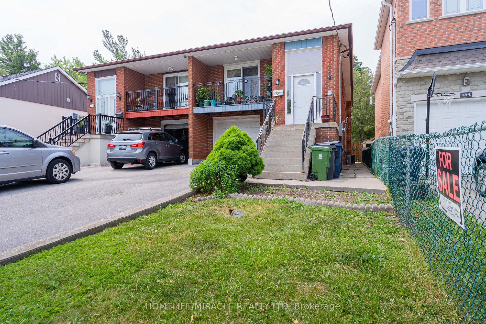 96 Heale Ave