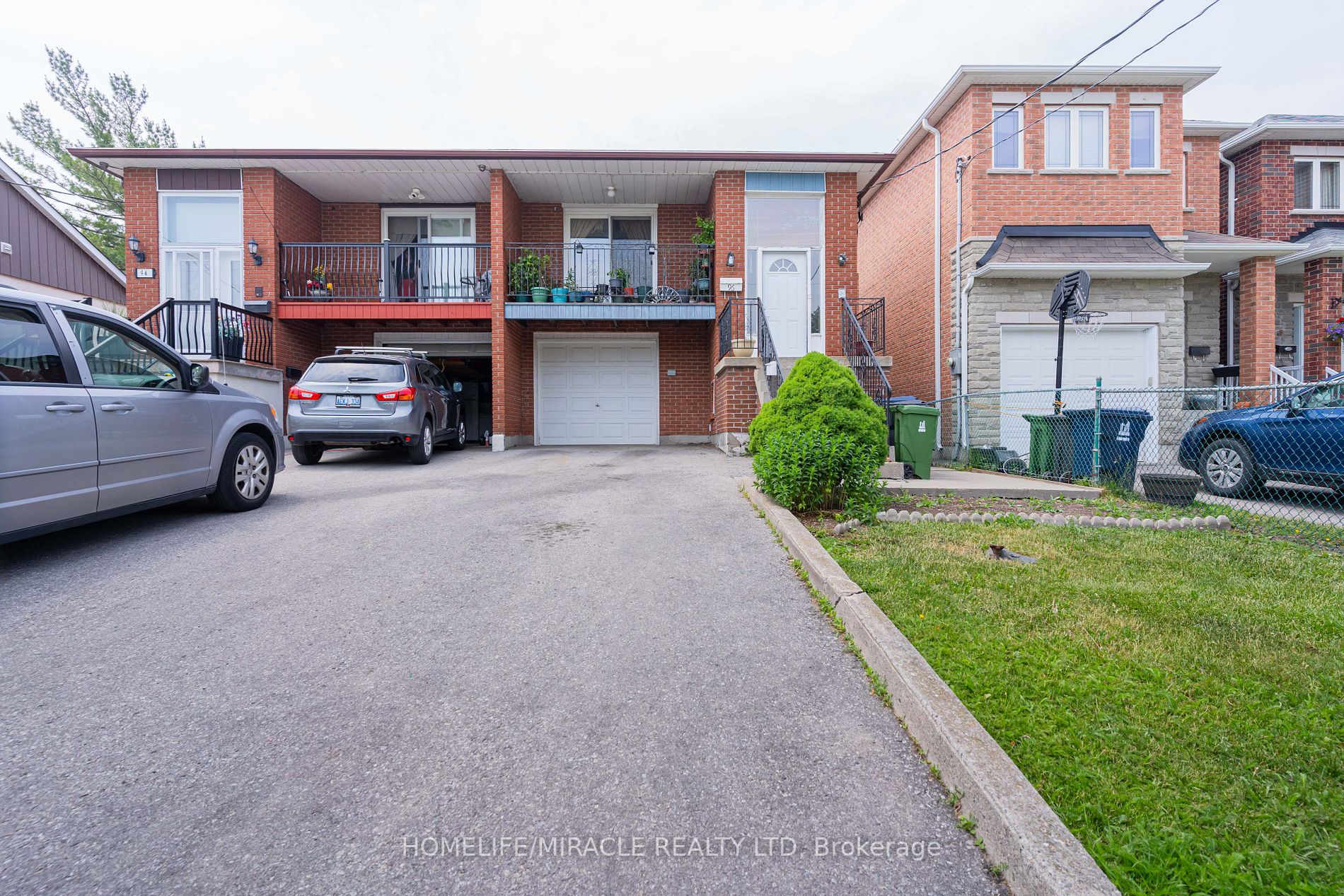 96 Heale Ave