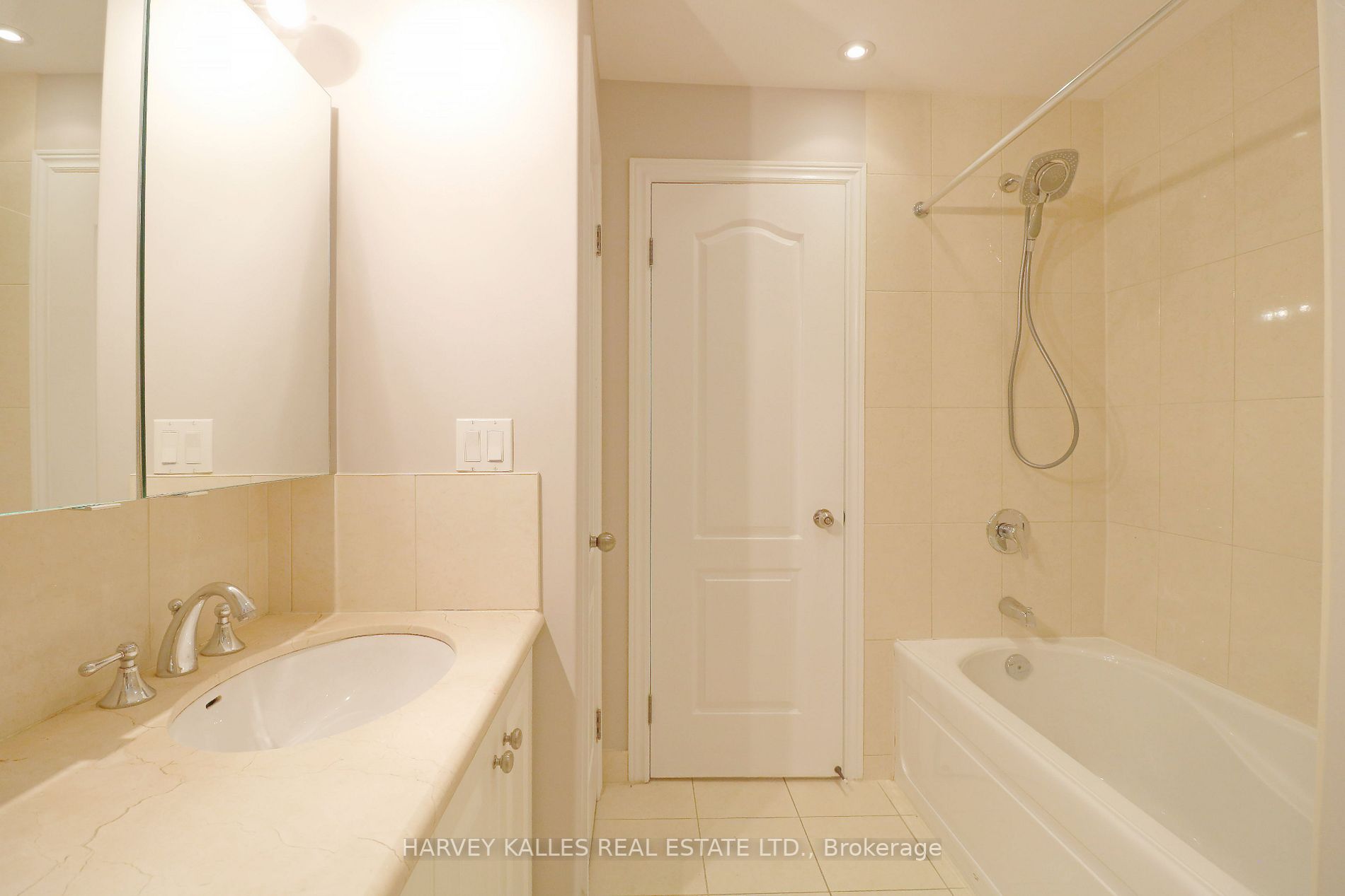 6 Kildonan Dr