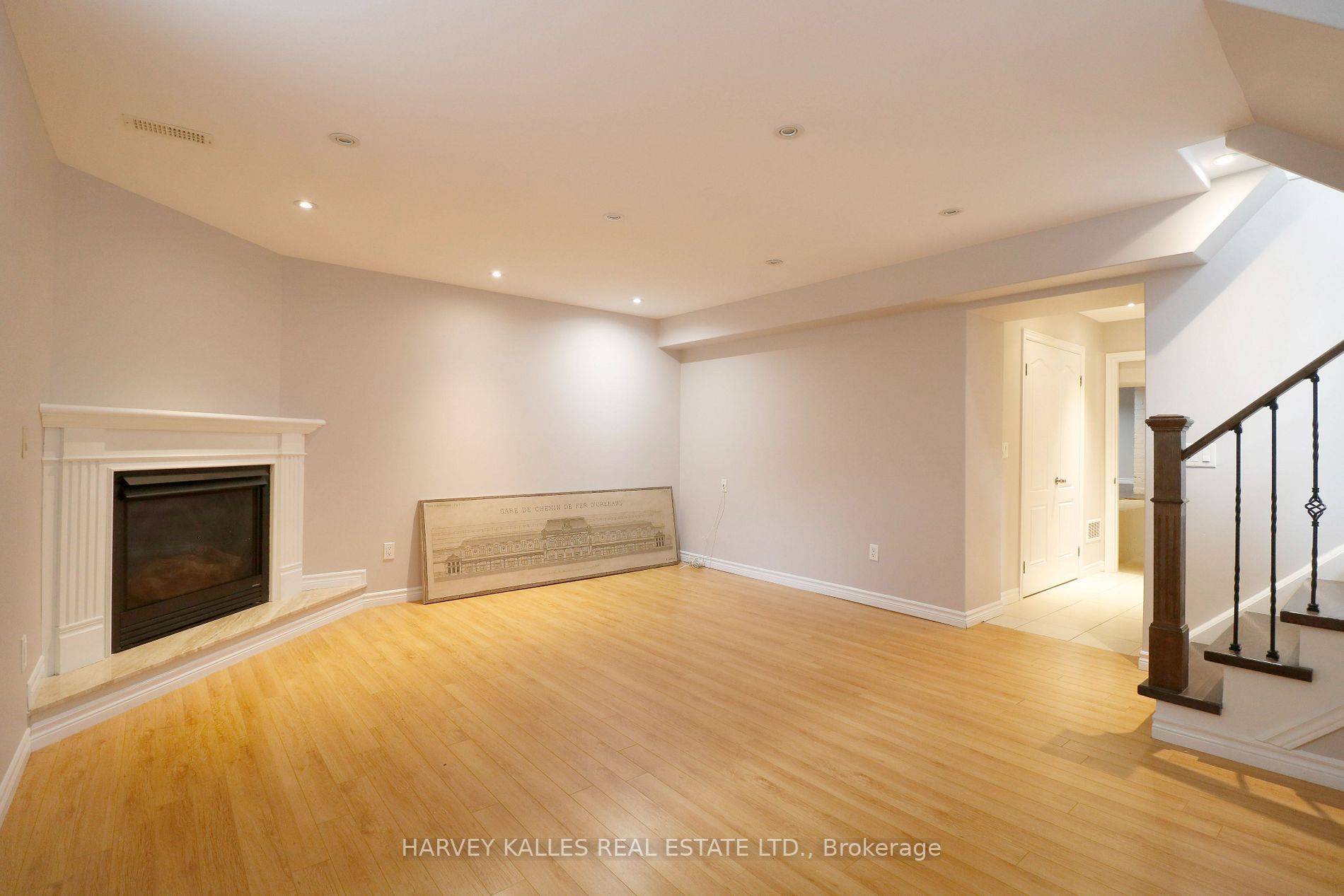 6 Kildonan Dr