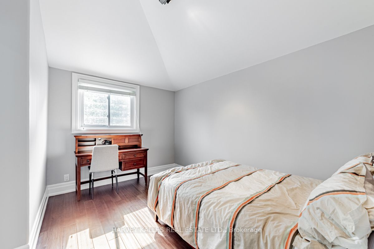6 Kildonan Dr