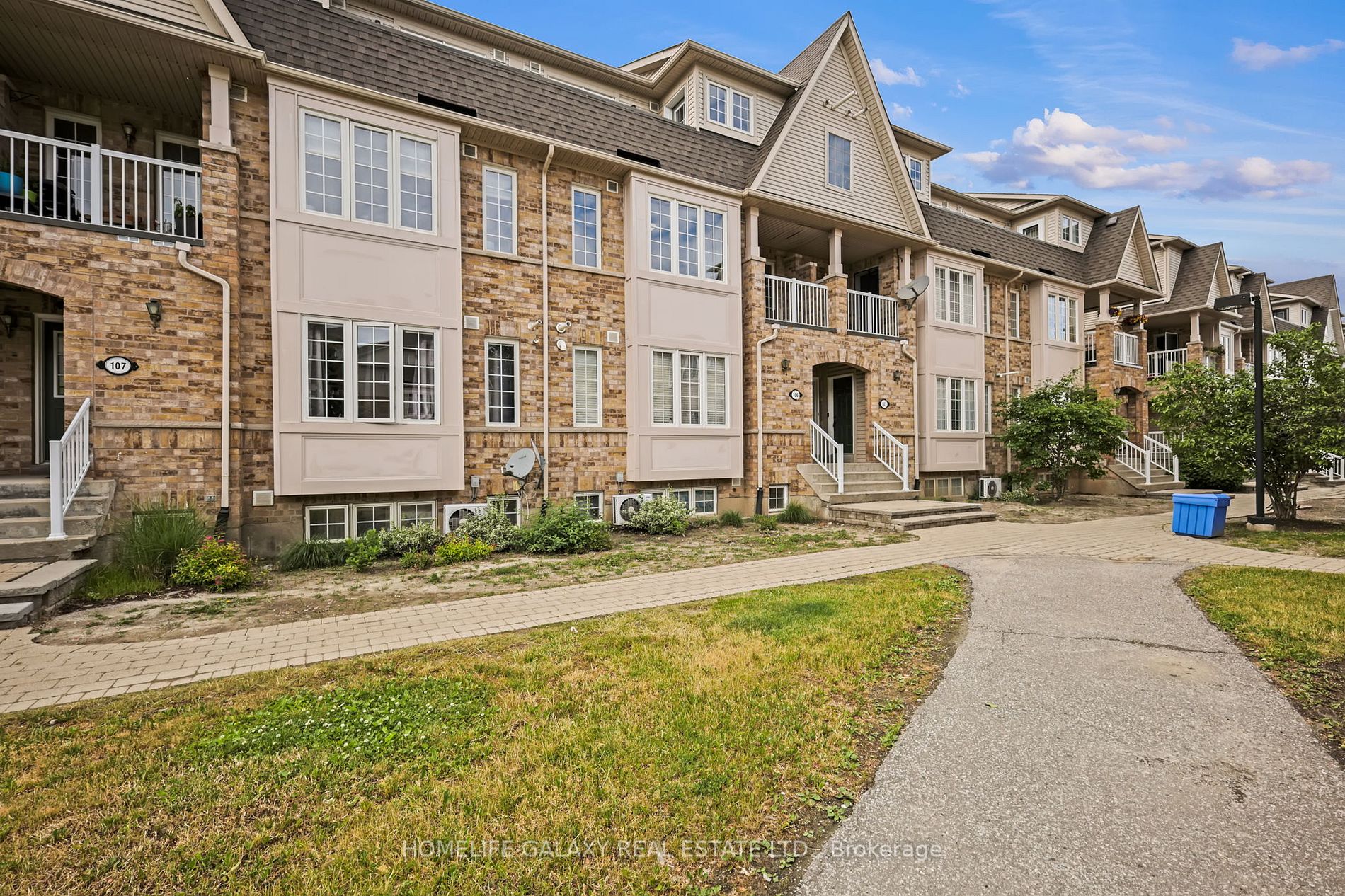 42 Pinery Trail, #106
