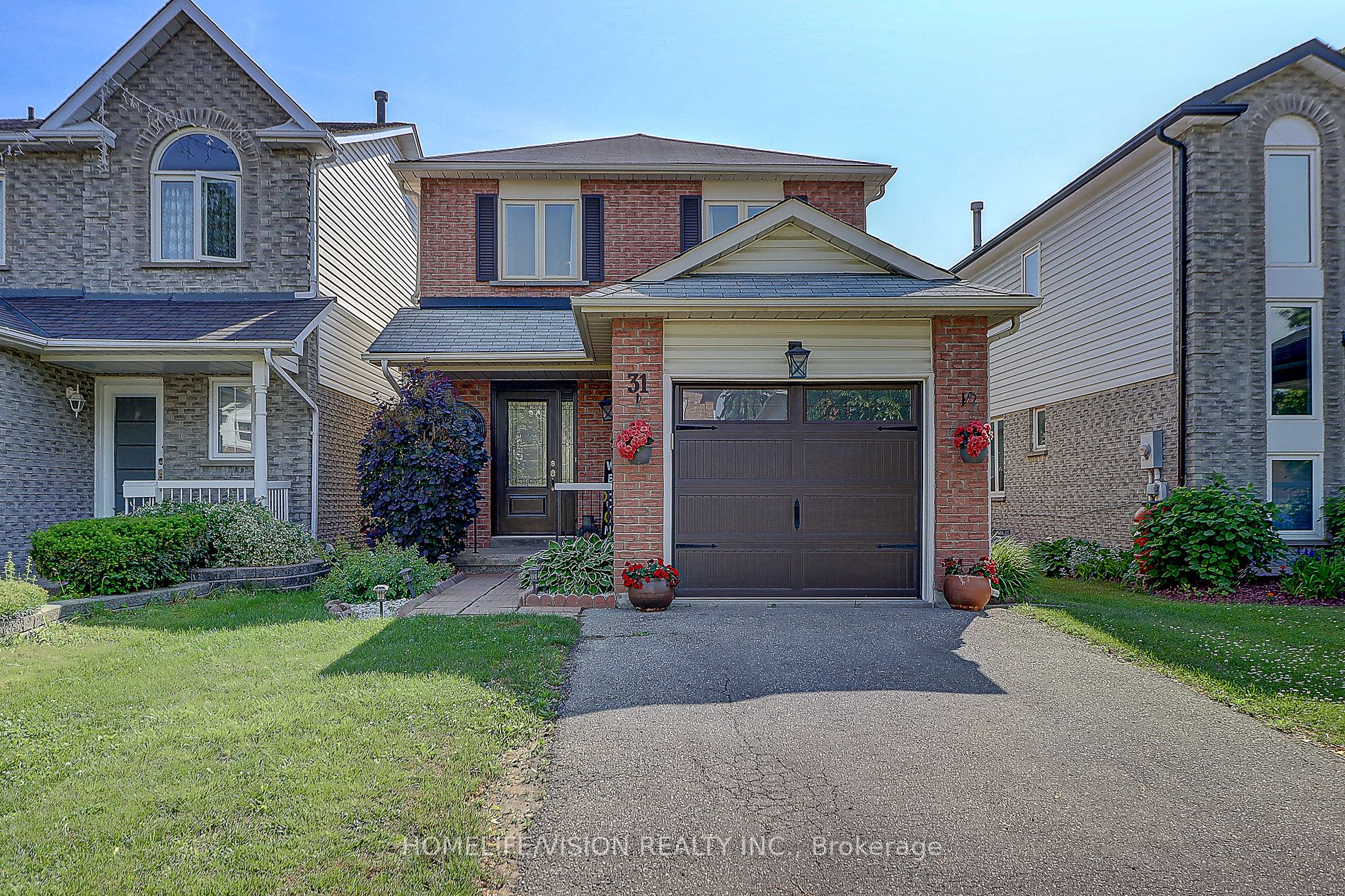 31 Poolton Cres