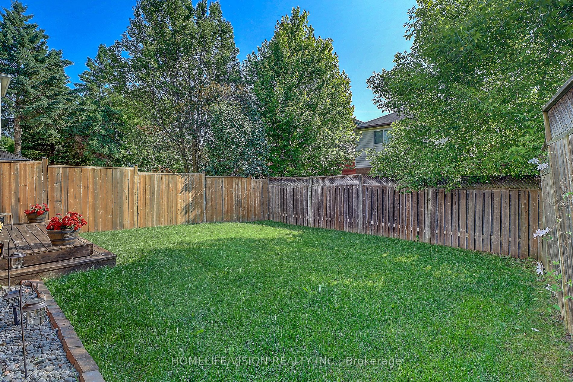 31 Poolton Cres