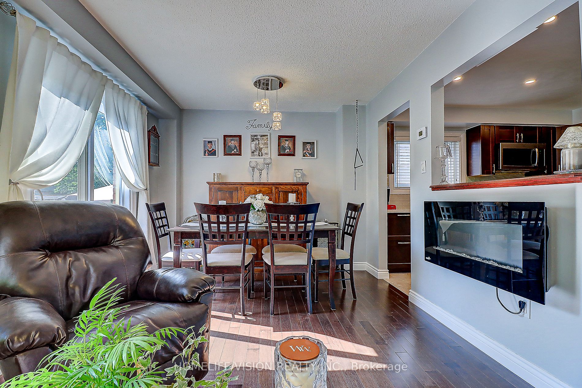 31 Poolton Cres