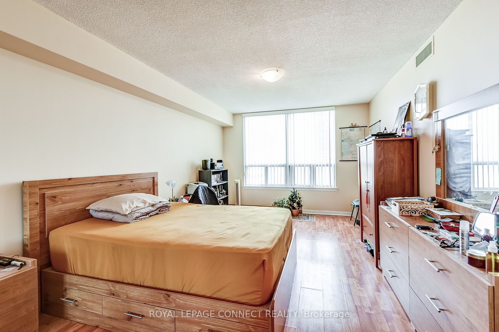88 Corporate Dr, #1617