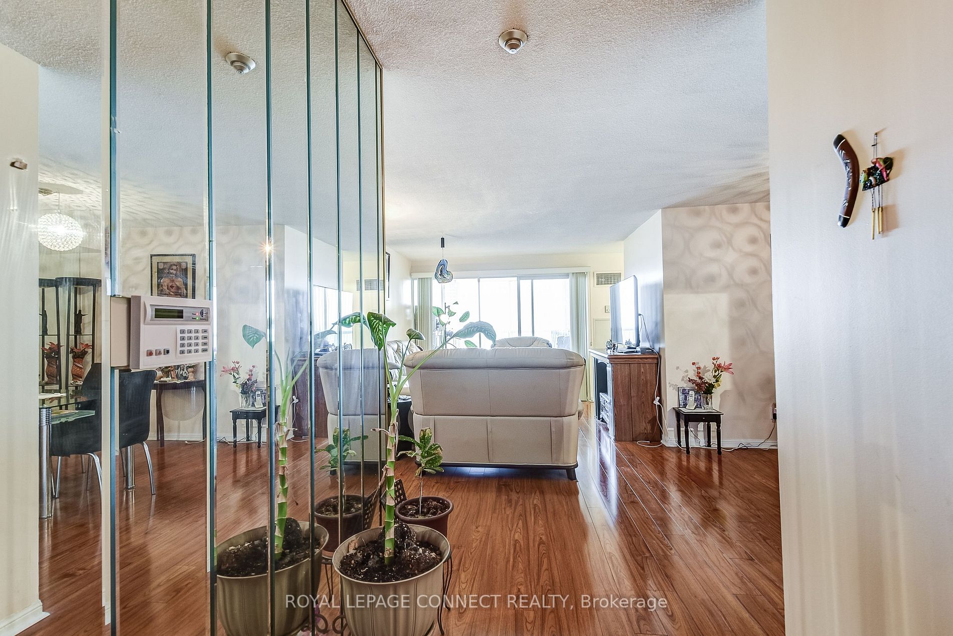 88 Corporate Dr, #1617