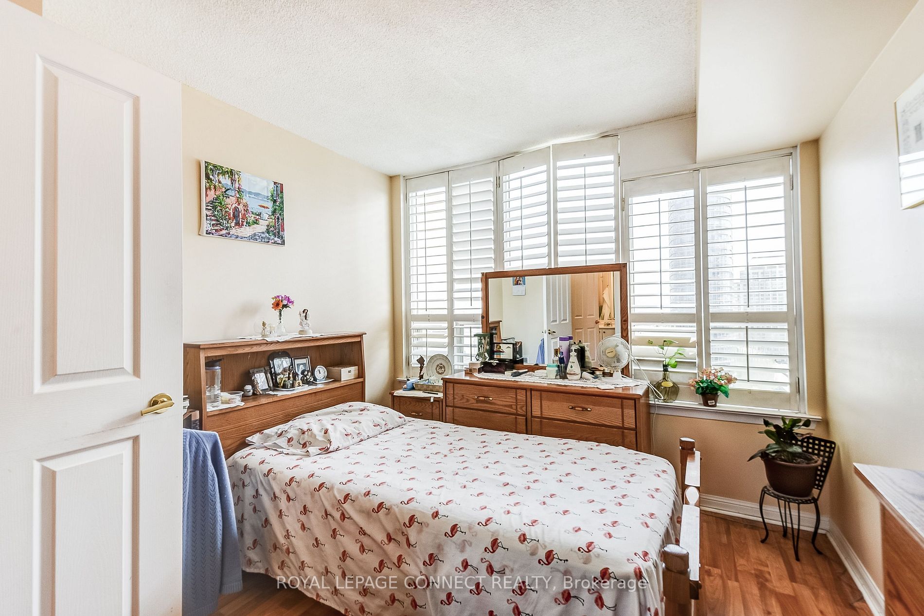 88 Corporate Dr, #1617