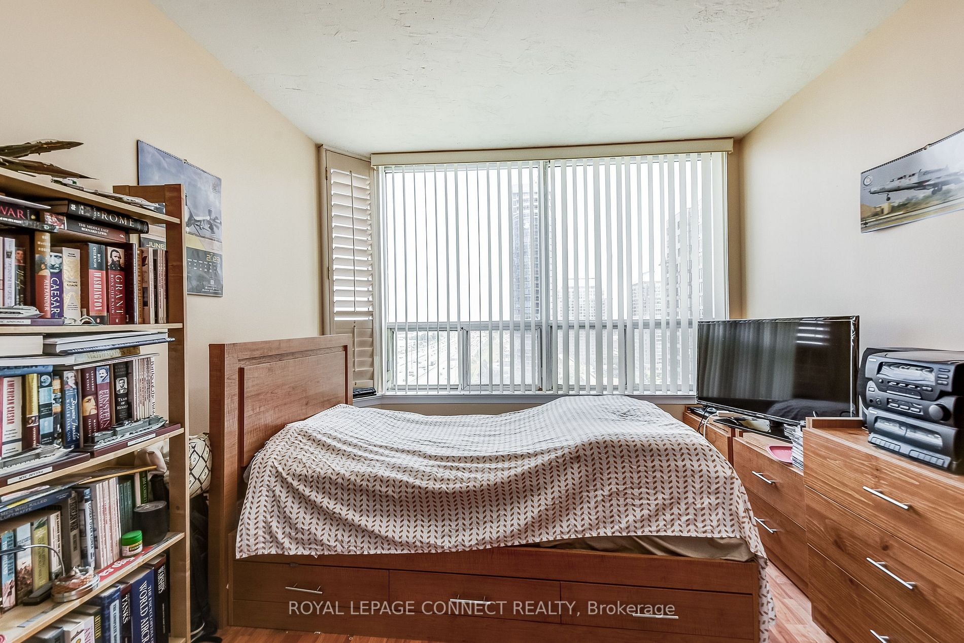 88 Corporate Dr, #1617