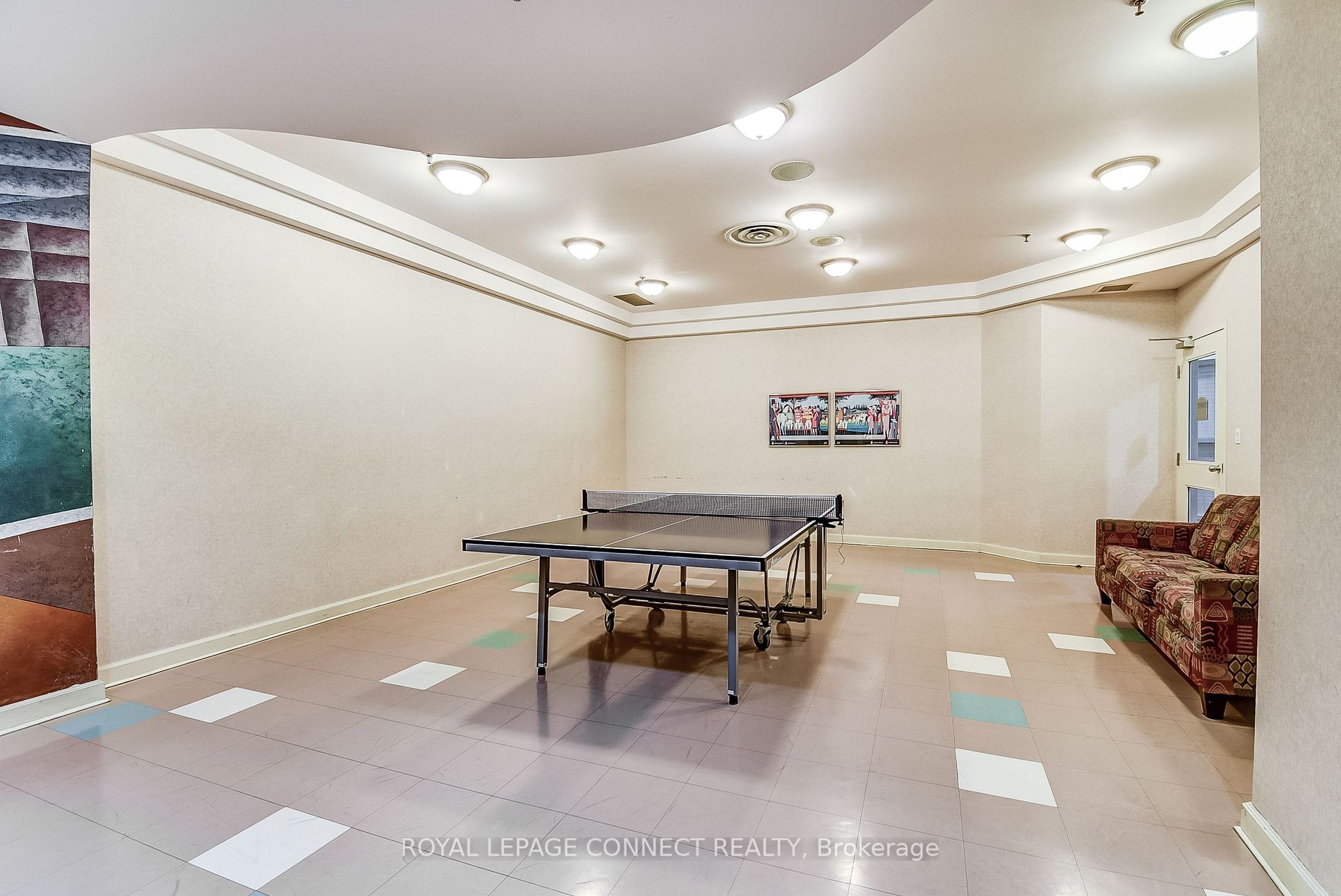 88 Corporate Dr, #1617