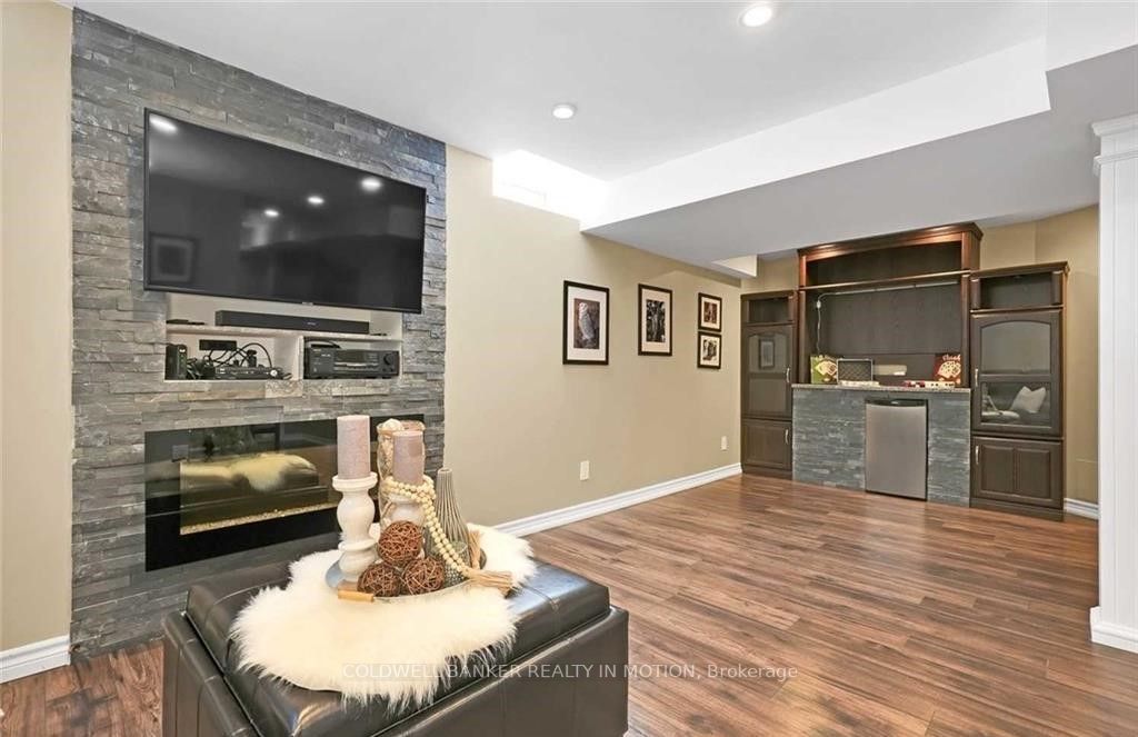 32 Mcdonald Crescent