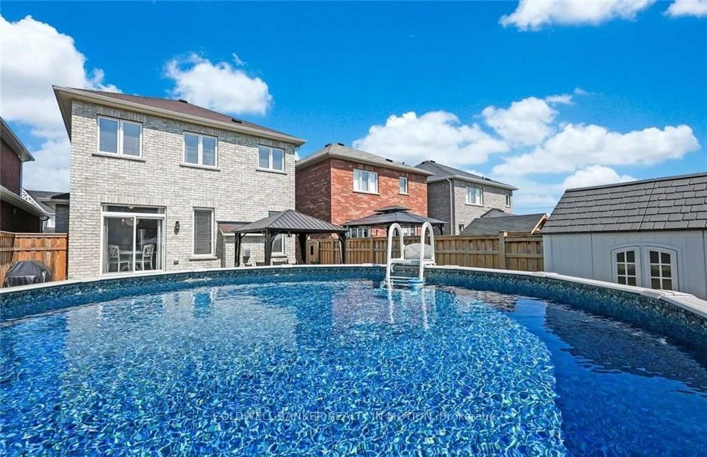 32 Mcdonald Crescent