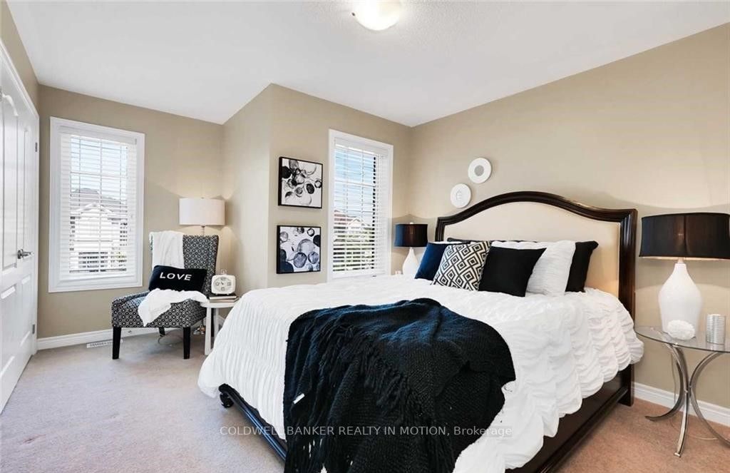 32 Mcdonald Crescent