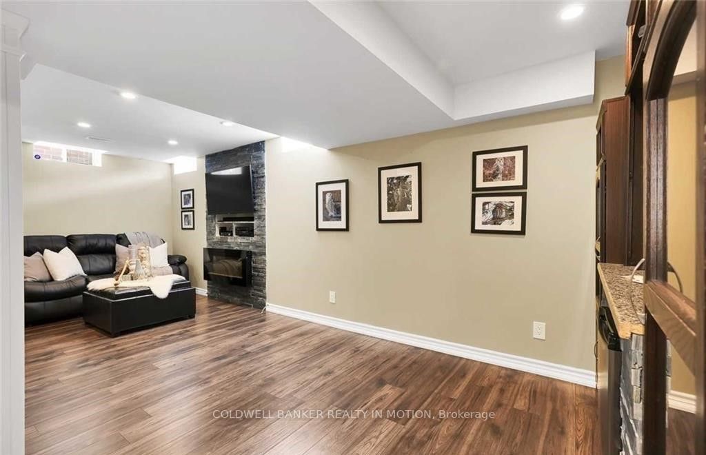 32 Mcdonald Crescent