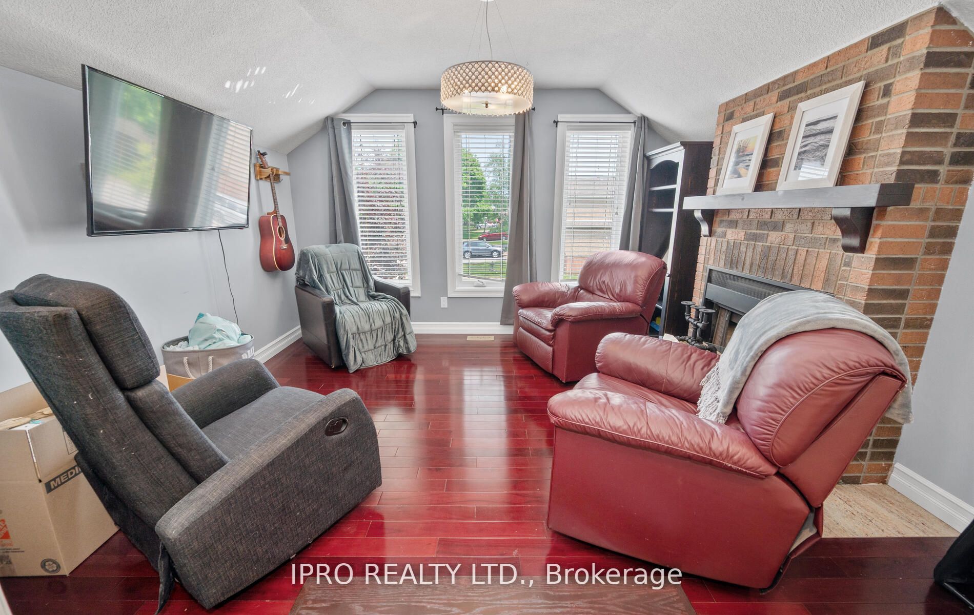 10 Mayflower Street