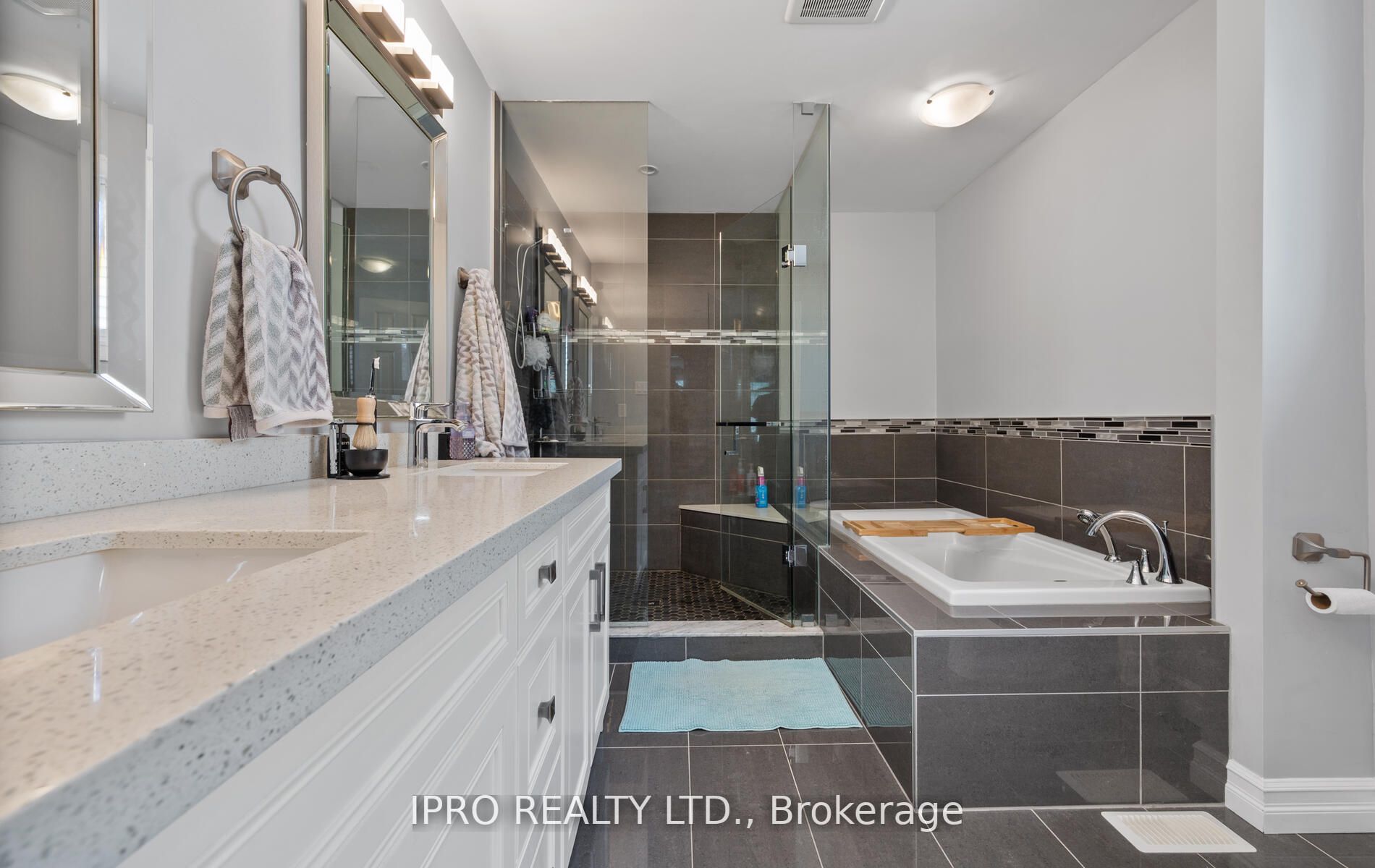 10 Mayflower Street