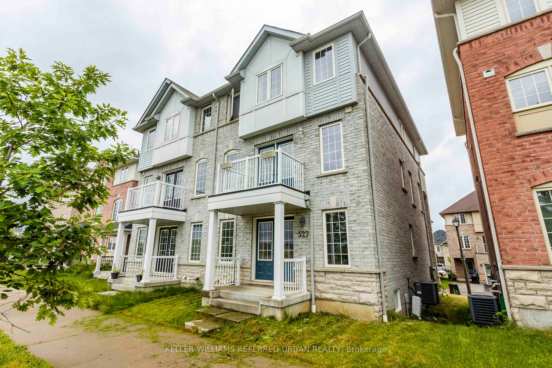 527 Rossland Road E