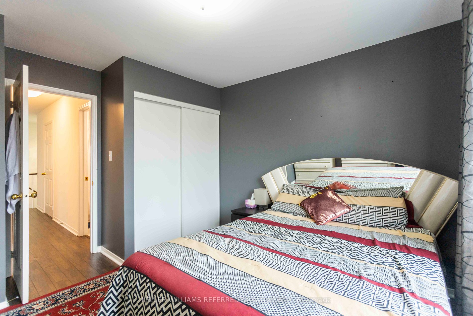 527 Rossland Road E