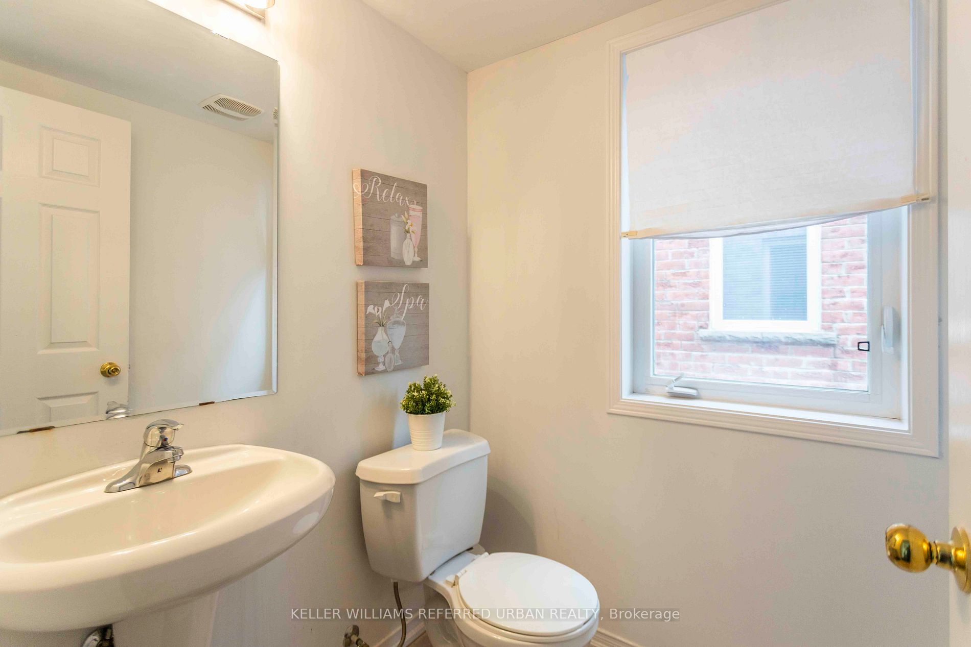 527 Rossland Road E