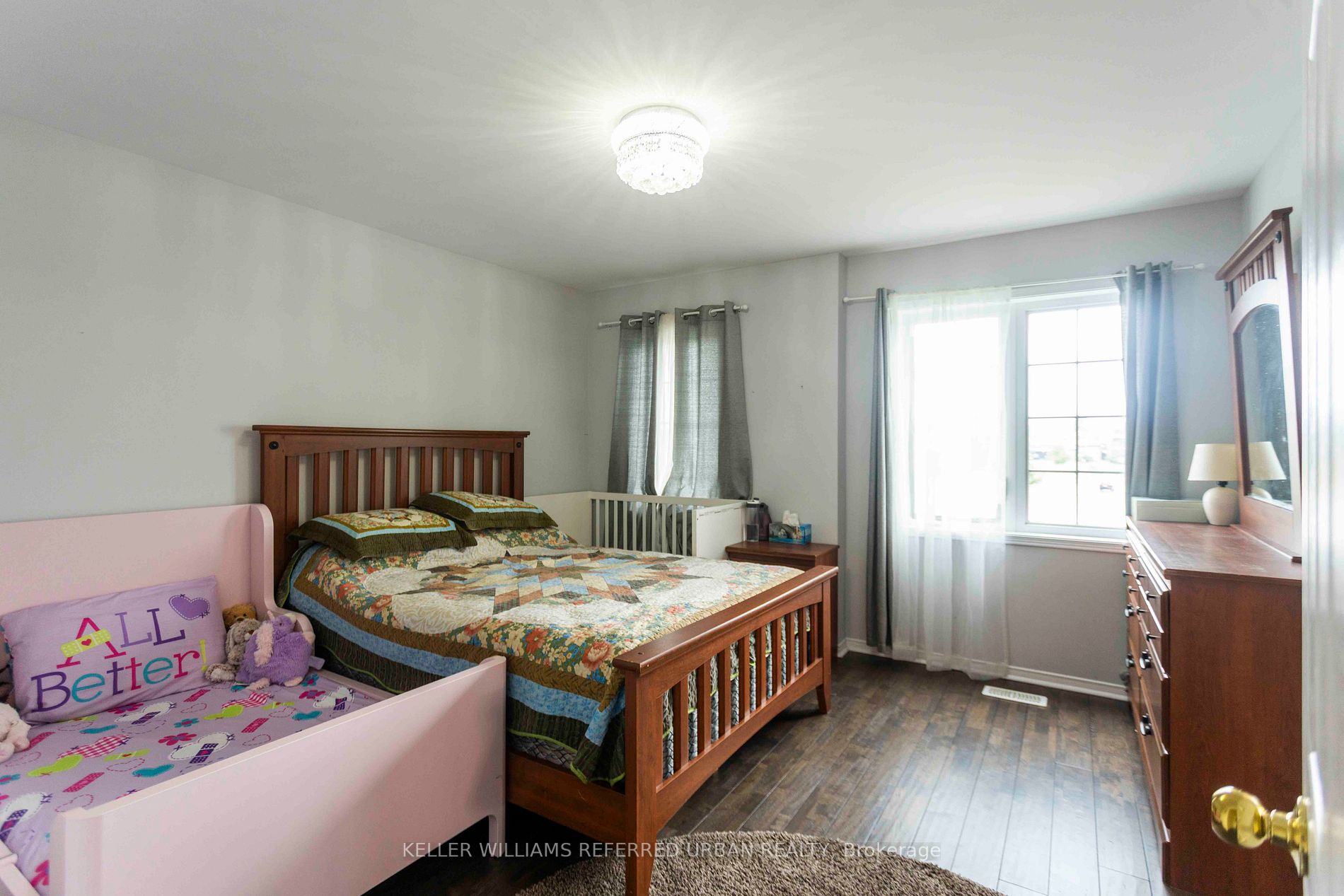 527 Rossland Road E