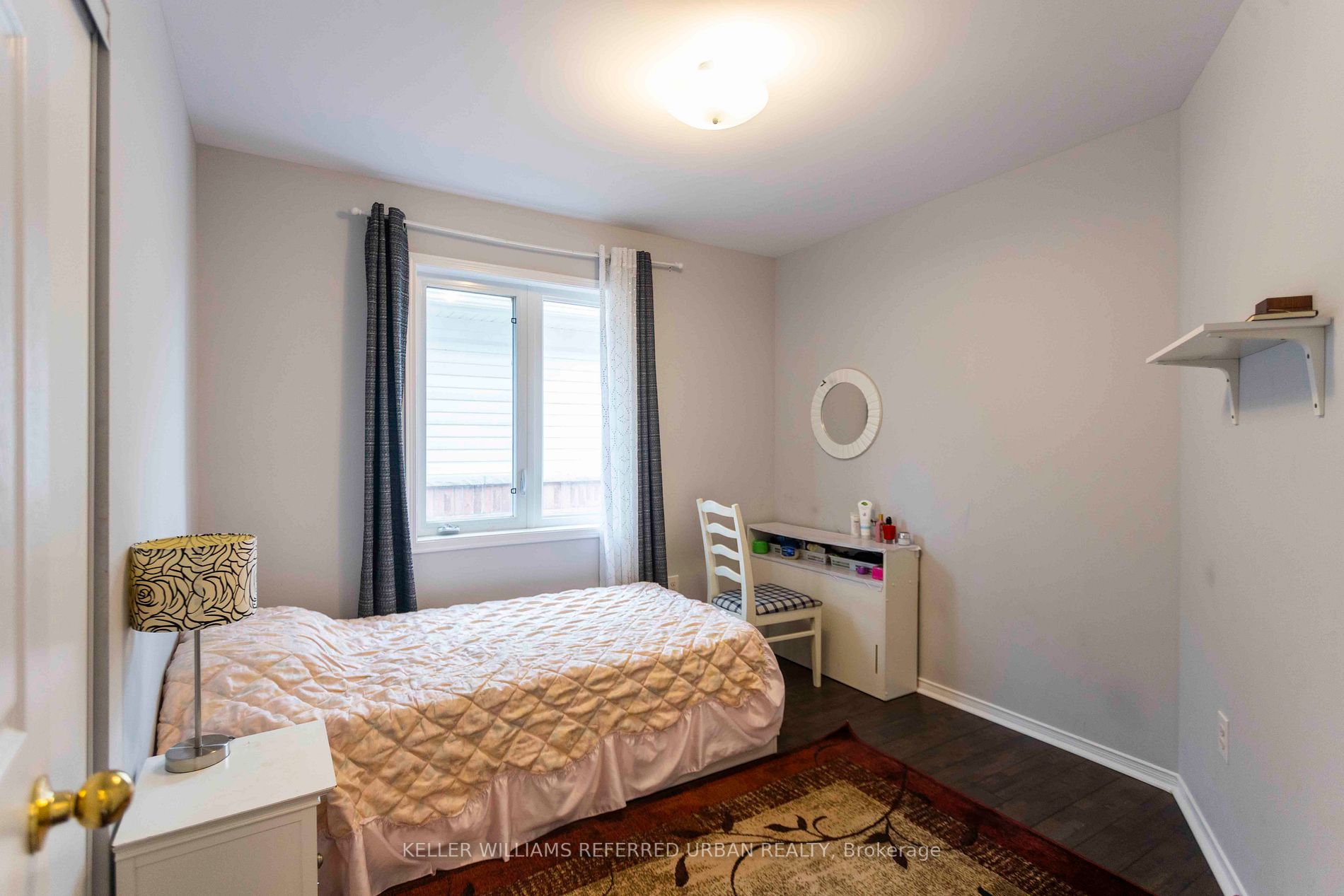 527 Rossland Road E