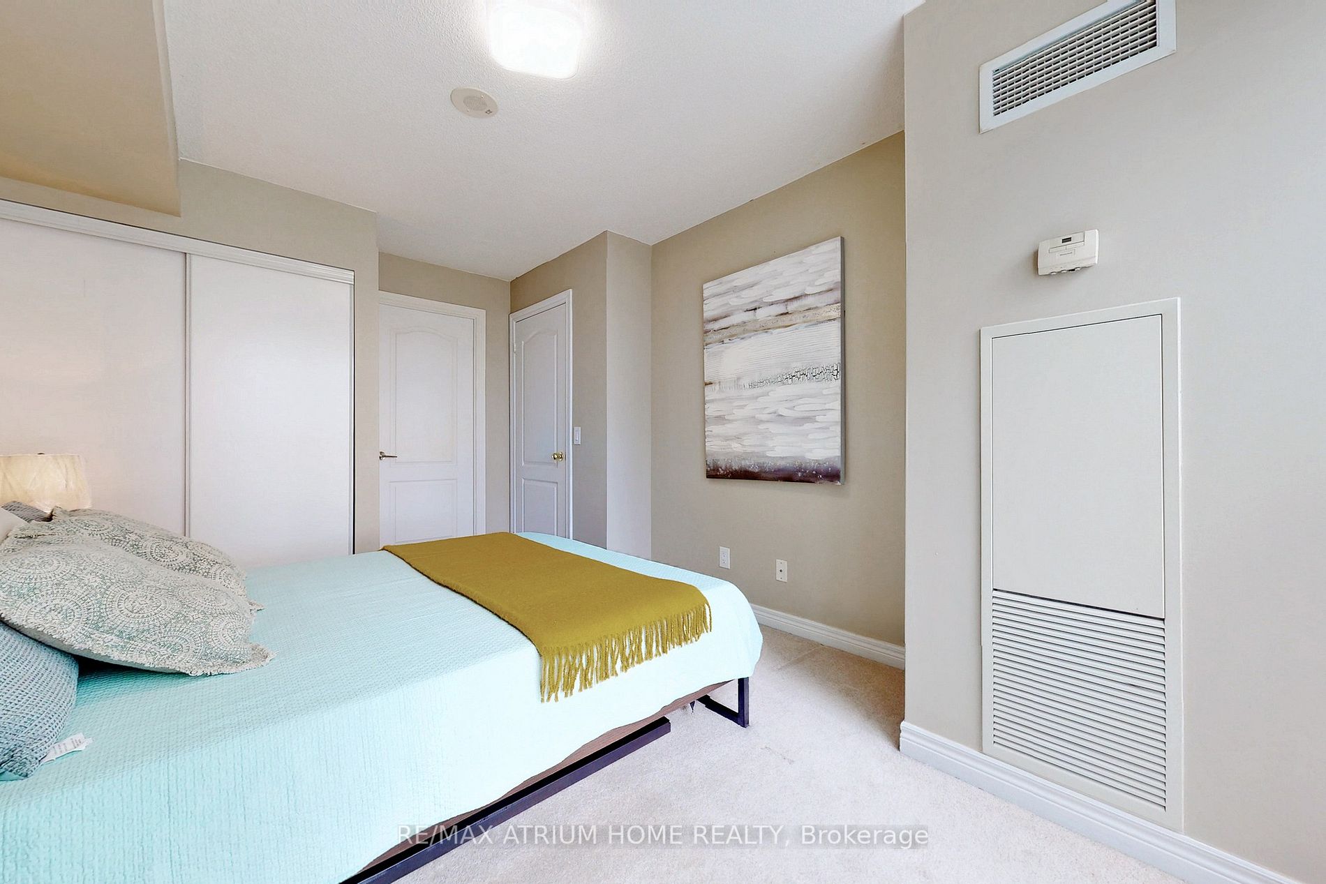 60 Town Centre Crt, #2404