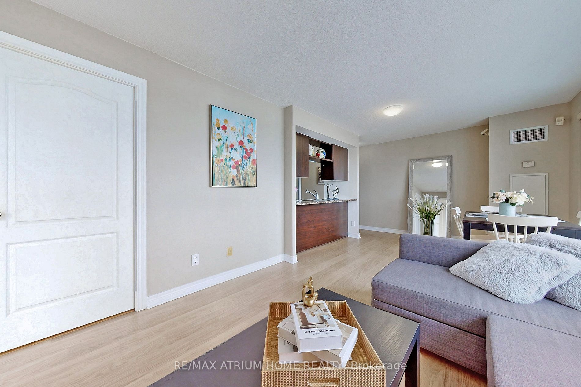 60 Town Centre Crt, #2404