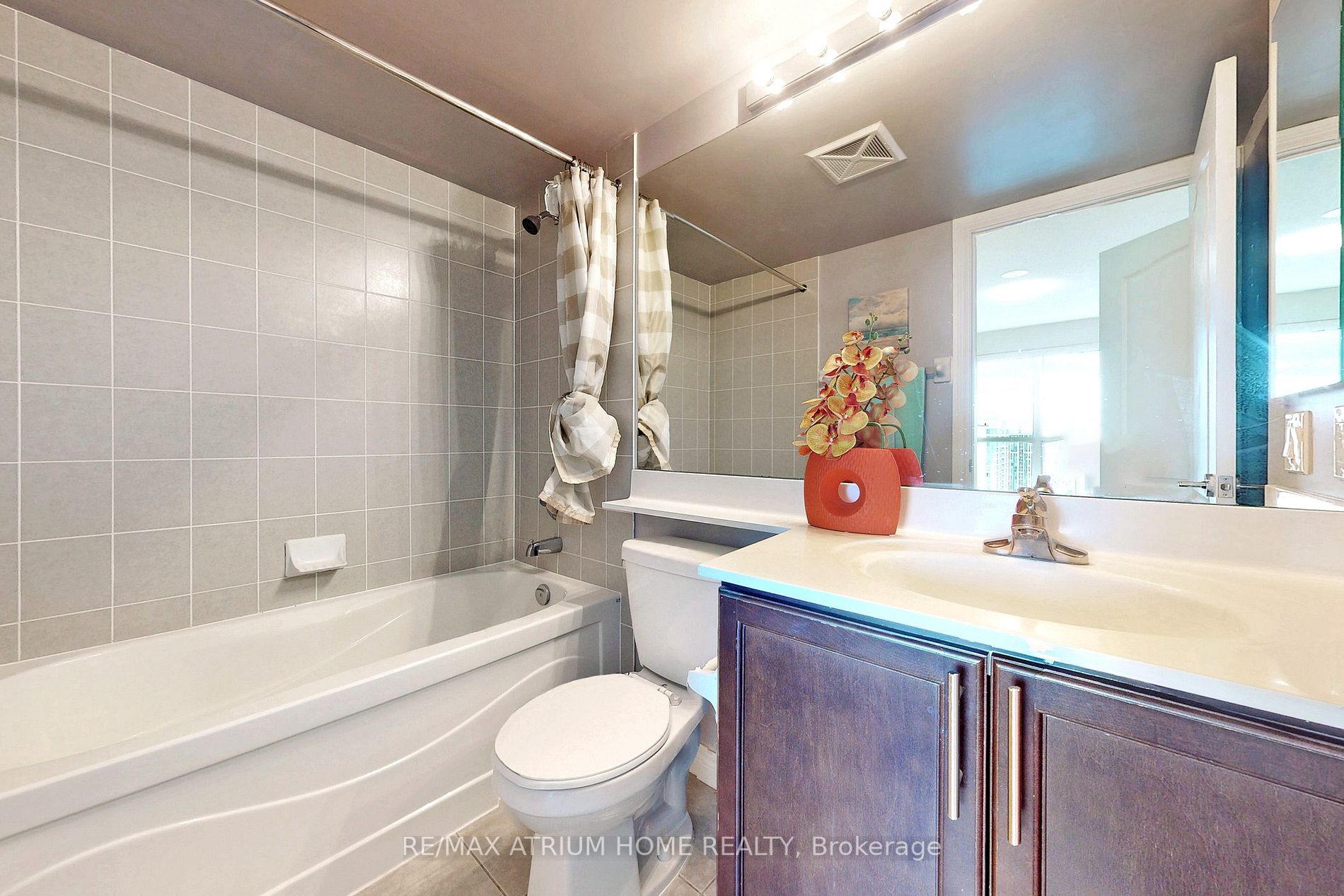 60 Town Centre Crt, #2404