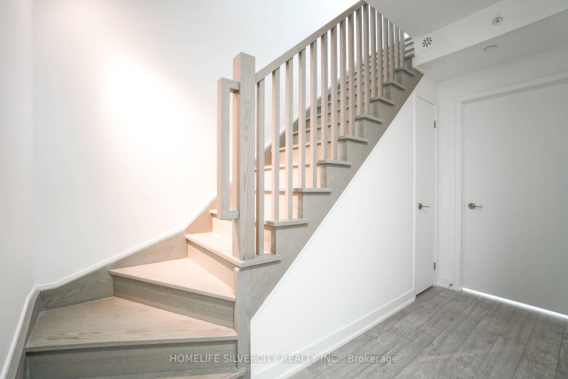 2100 Bridletowne Circ, #330