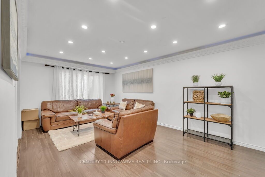 80 Coxworth Cres