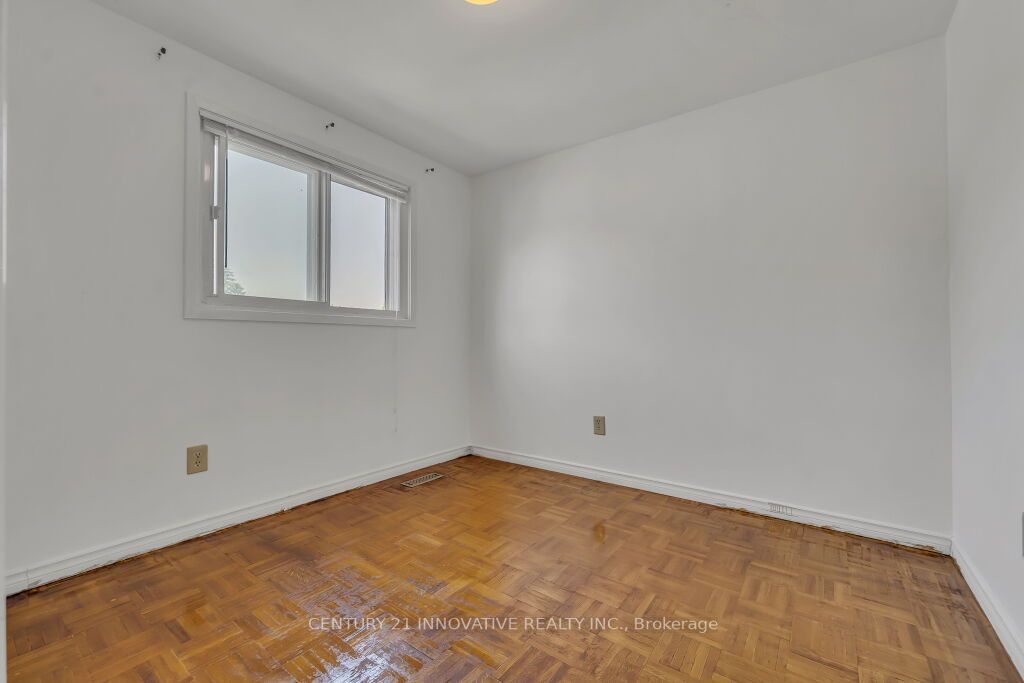80 Coxworth Cres