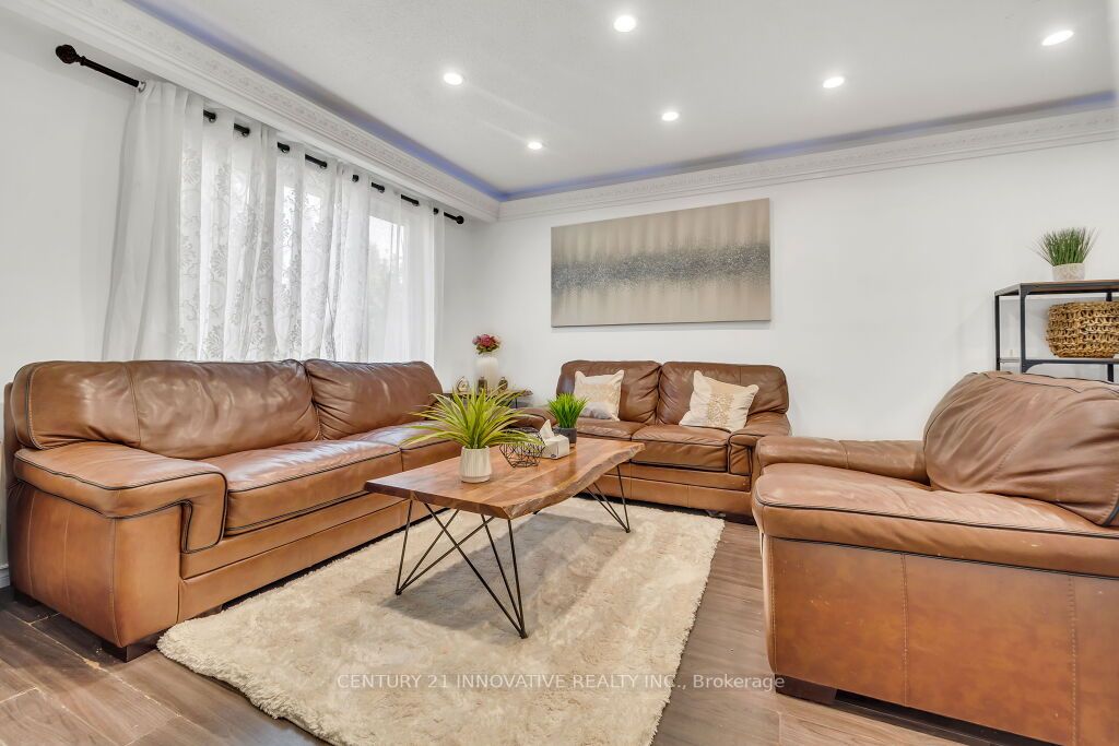 80 Coxworth Cres