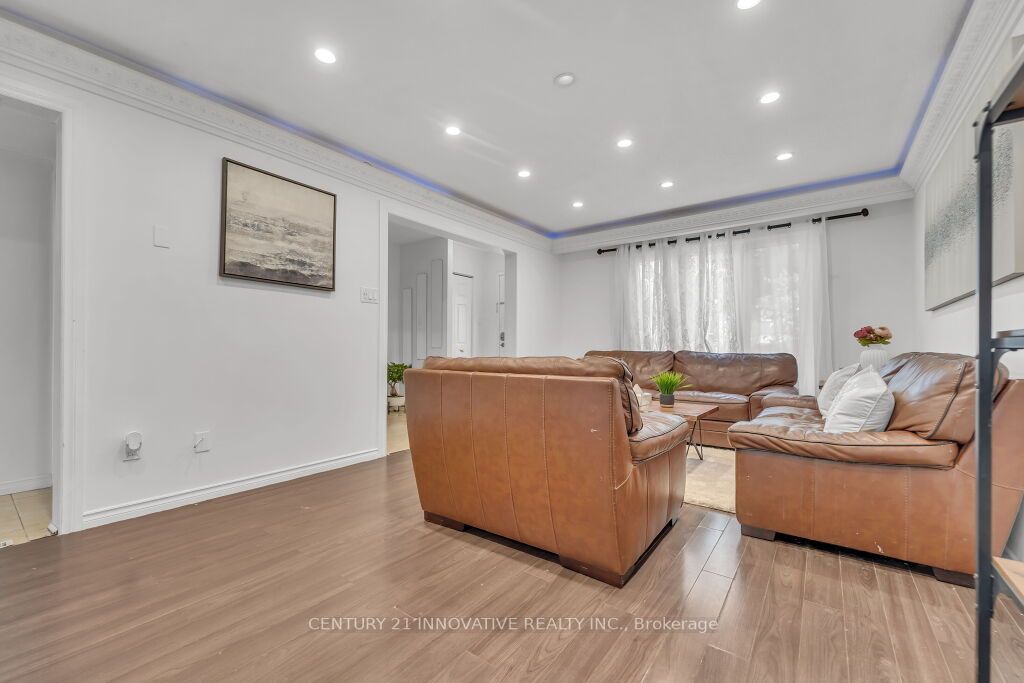 80 Coxworth Cres