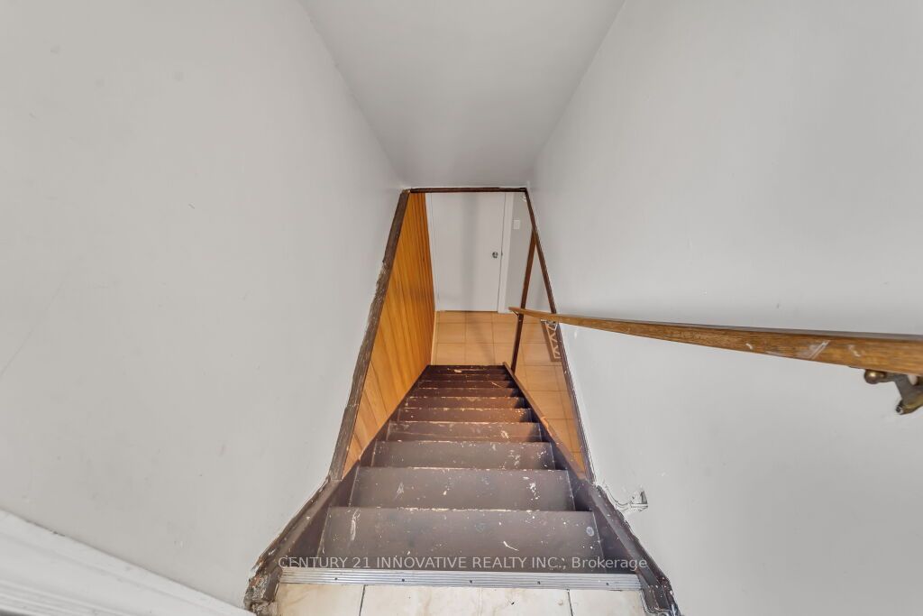 80 Coxworth Cres