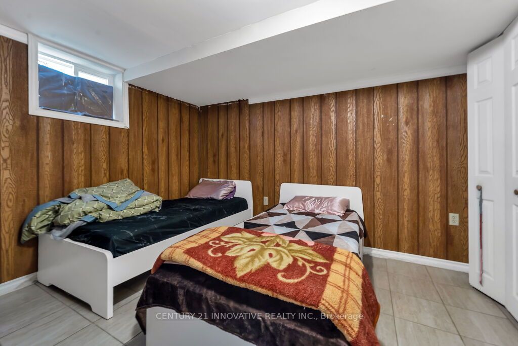 80 Coxworth Cres