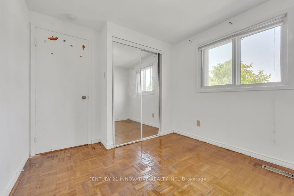 80 Coxworth Cres