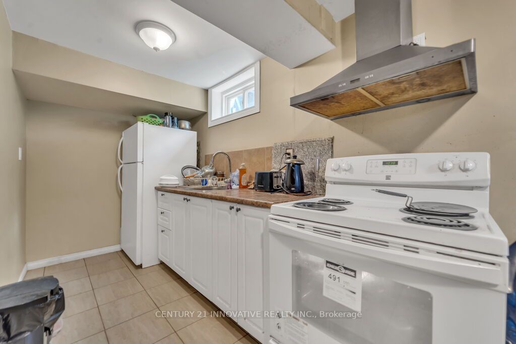80 Coxworth Cres